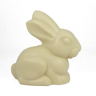 Lapin couché blanc